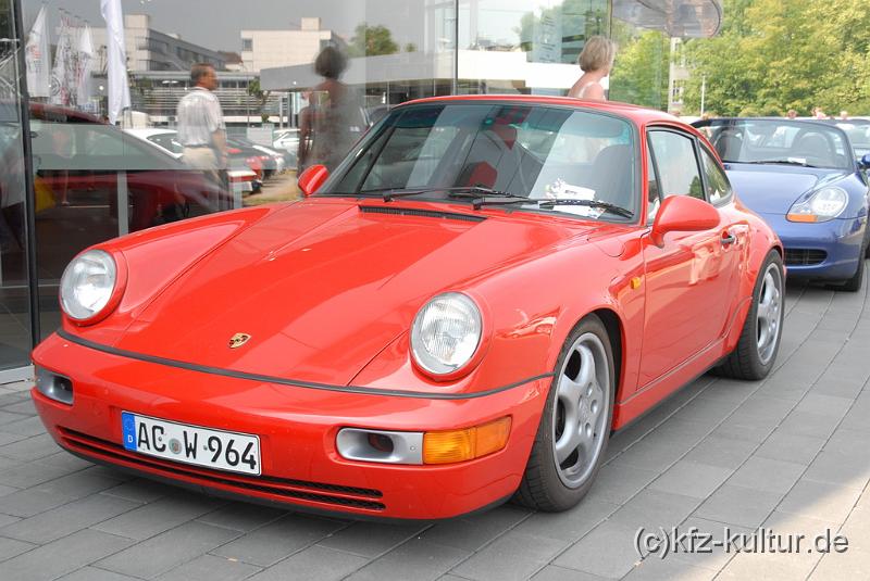 Porsche Zentrum Aachen 8746.JPG